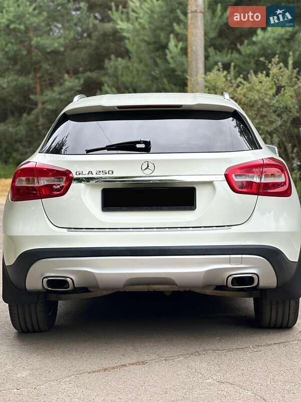 Внедорожник / Кроссовер Mercedes-Benz GLA-Class 2015 в Ровно