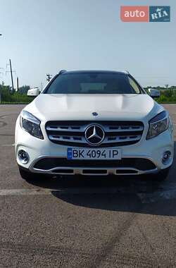 Mercedes-Benz GLA-Class 2017 Mercedes-Benz GLA-Class 2017