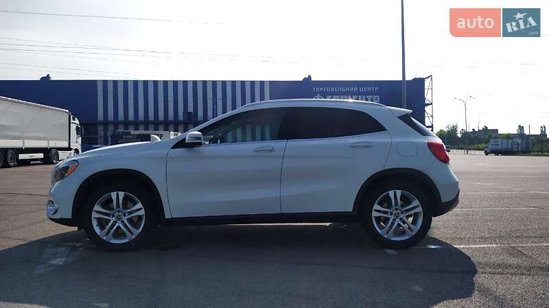 Внедорожник / Кроссовер Mercedes-Benz GLA-Class 2017 в Ровно