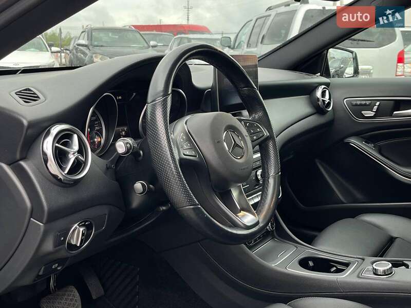Позашляховик / Кросовер Mercedes-Benz GLA-Class 2019 в Львові