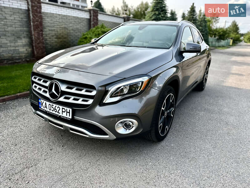 Внедорожник / Кроссовер Mercedes-Benz GLA-Class 2019 в Киеве