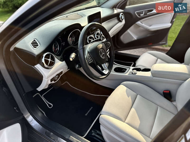 Внедорожник / Кроссовер Mercedes-Benz GLA-Class 2019 в Киеве
