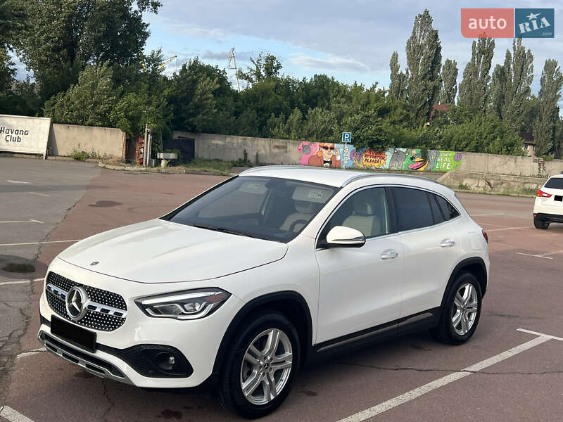 Внедорожник / Кроссовер Mercedes-Benz GLA-Class 2020 в Киеве