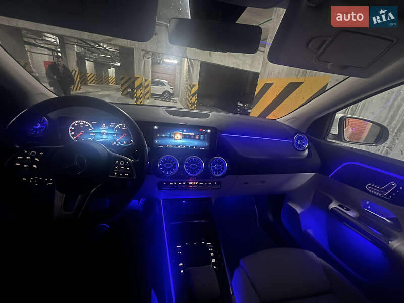 Внедорожник / Кроссовер Mercedes-Benz GLA-Class 2020 в Киеве