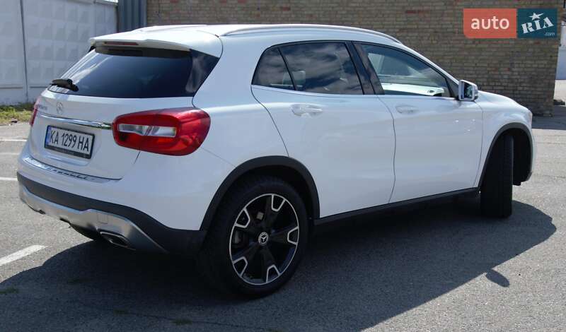 Внедорожник / Кроссовер Mercedes-Benz GLA-Class 2019 в Киеве
