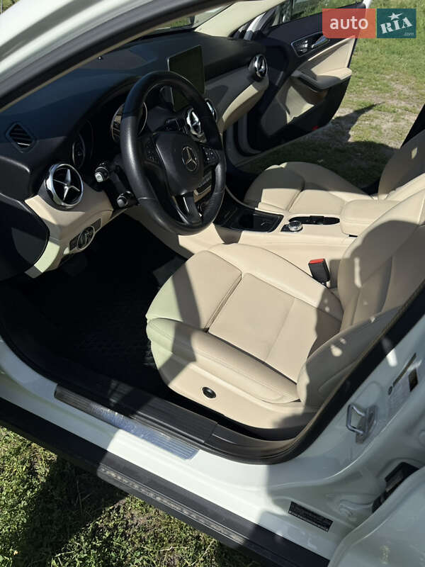 Позашляховик / Кросовер Mercedes-Benz GLA-Class 2017 в Ромнах
