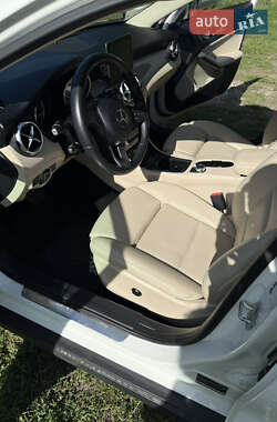 Внедорожник / Кроссовер Mercedes-Benz GLA-Class 2017 в 