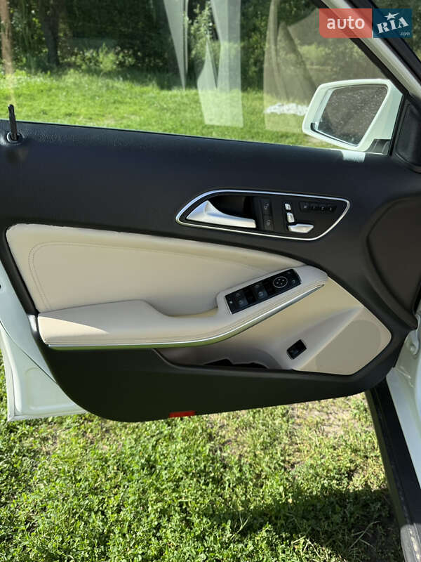 Позашляховик / Кросовер Mercedes-Benz GLA-Class 2017 в Ромнах