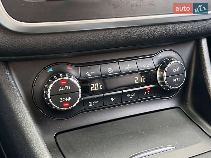 Внедорожник / Кроссовер Mercedes-Benz GLA-Class 2016 в Киеве
