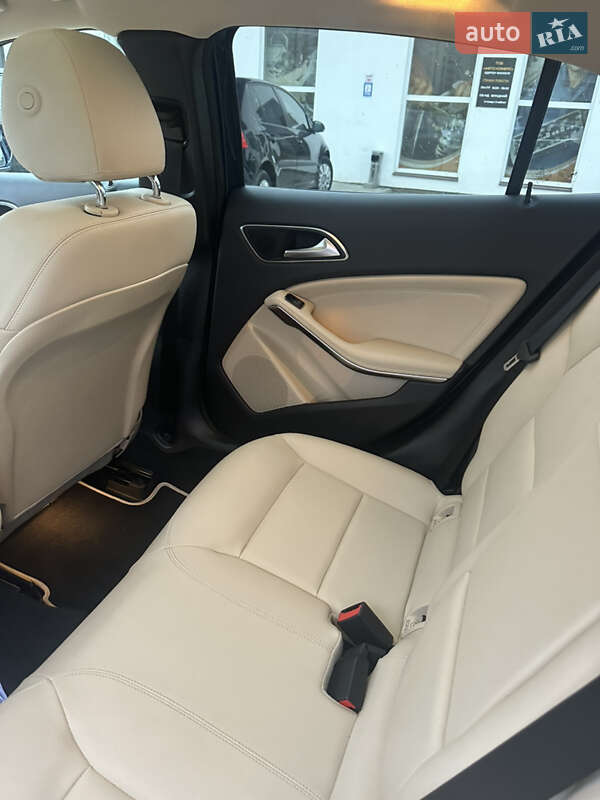 Позашляховик / Кросовер Mercedes-Benz GLA-Class 2018 в Львові