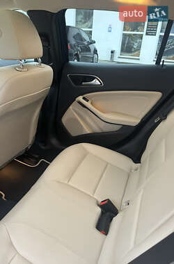 Позашляховик / Кросовер Mercedes-Benz GLA-Class 2018 в 
