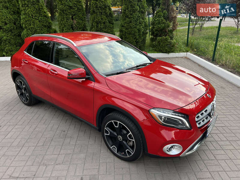Внедорожник / Кроссовер Mercedes-Benz GLA-Class 2019 в Киеве
