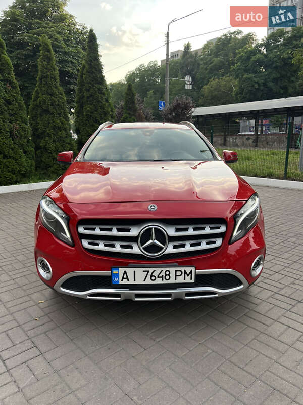 Внедорожник / Кроссовер Mercedes-Benz GLA-Class 2019 в Киеве