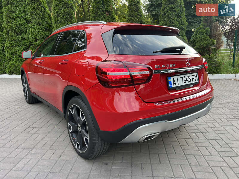 Внедорожник / Кроссовер Mercedes-Benz GLA-Class 2019 в Киеве