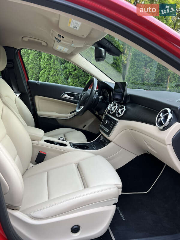 Внедорожник / Кроссовер Mercedes-Benz GLA-Class 2019 в Киеве