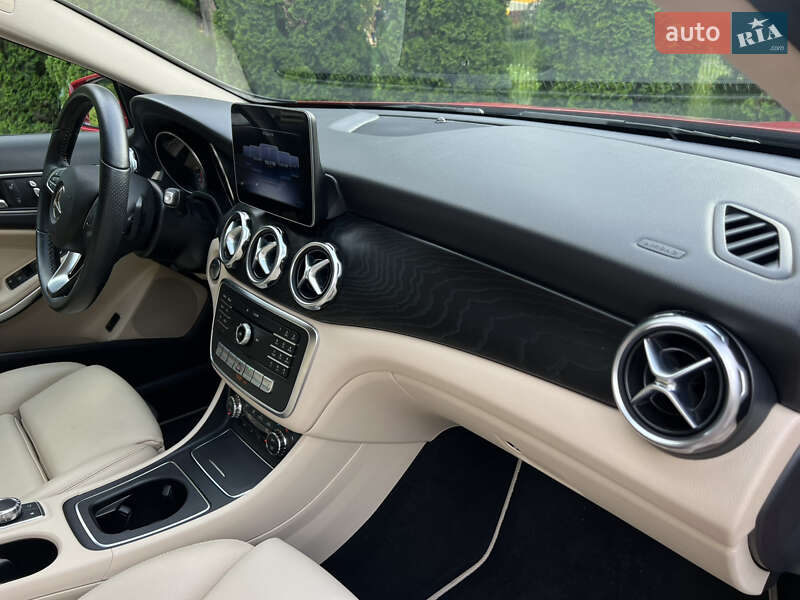 Внедорожник / Кроссовер Mercedes-Benz GLA-Class 2019 в Киеве