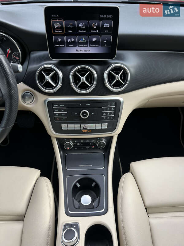 Внедорожник / Кроссовер Mercedes-Benz GLA-Class 2019 в Киеве