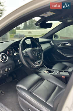 Позашляховик / Кросовер Mercedes-Benz GLA-Class 2019 в 