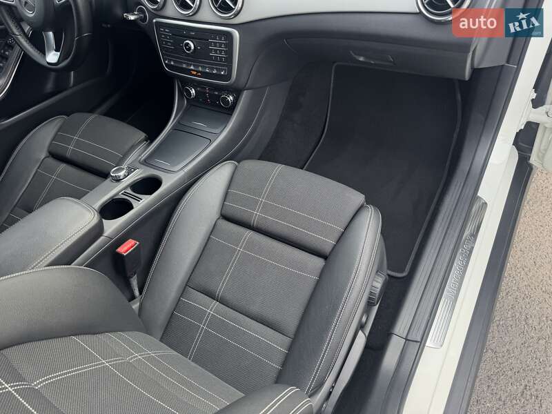 Внедорожник / Кроссовер Mercedes-Benz GLA-Class 2016 в Тернополе