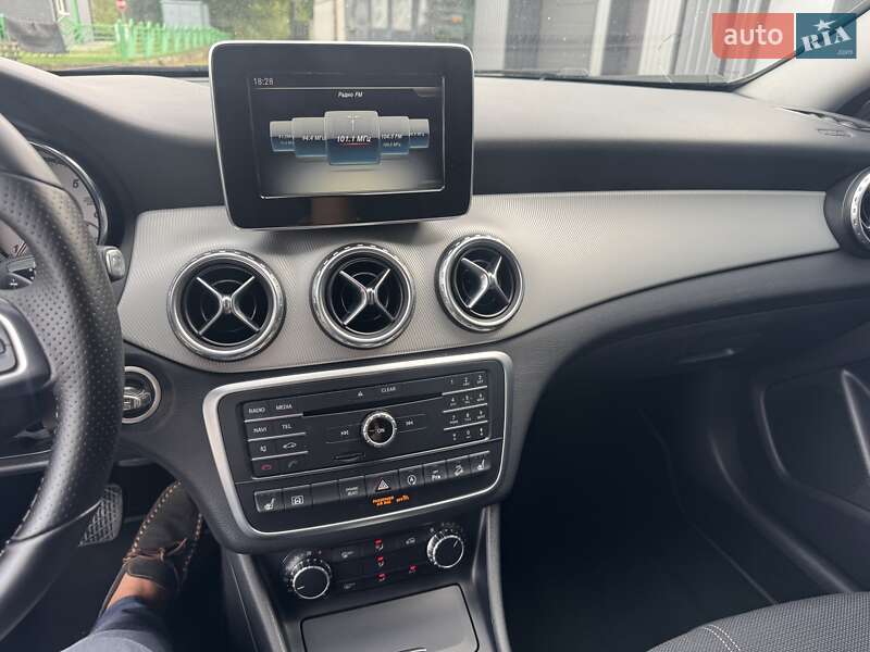 Внедорожник / Кроссовер Mercedes-Benz GLA-Class 2016 в Тернополе