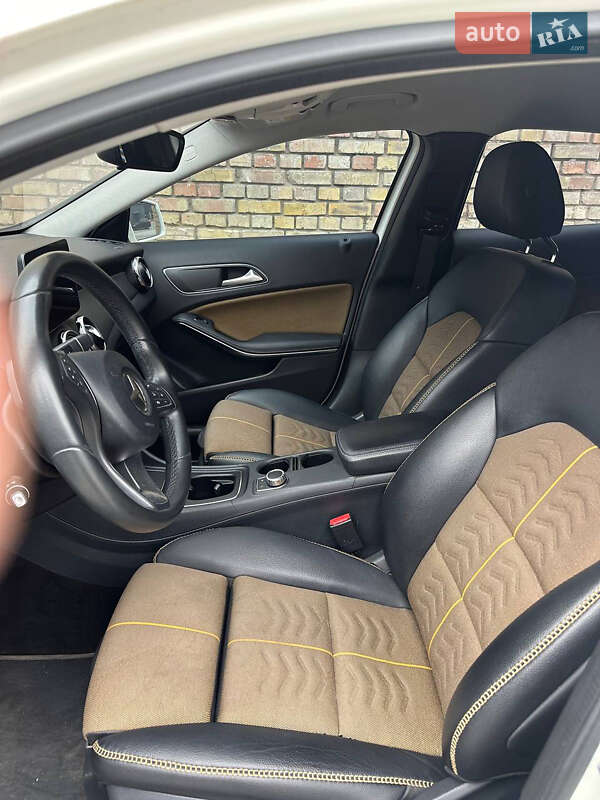 Внедорожник / Кроссовер Mercedes-Benz GLA-Class 2017 в Киеве