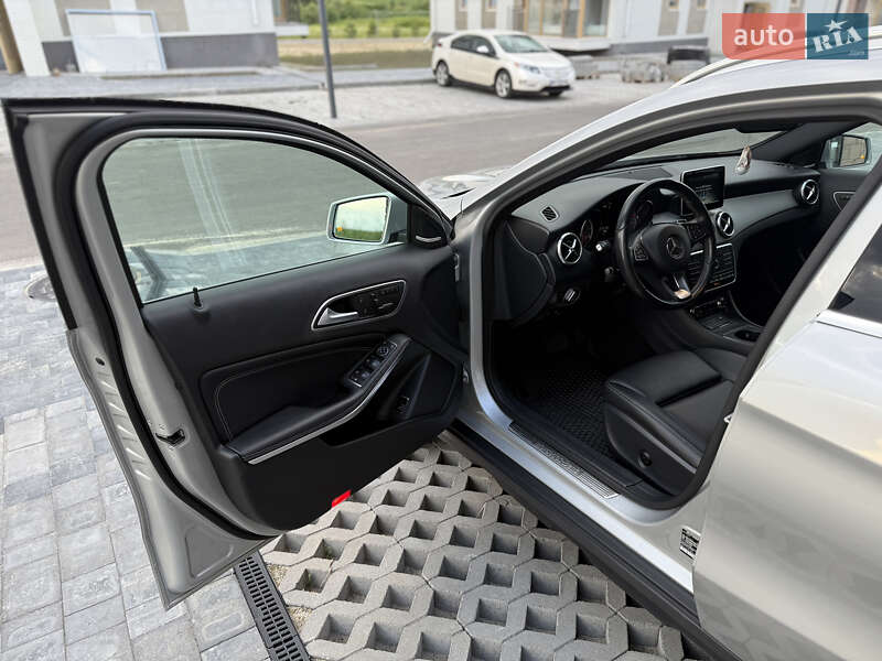 Внедорожник / Кроссовер Mercedes-Benz GLA-Class 2016 в Ровно