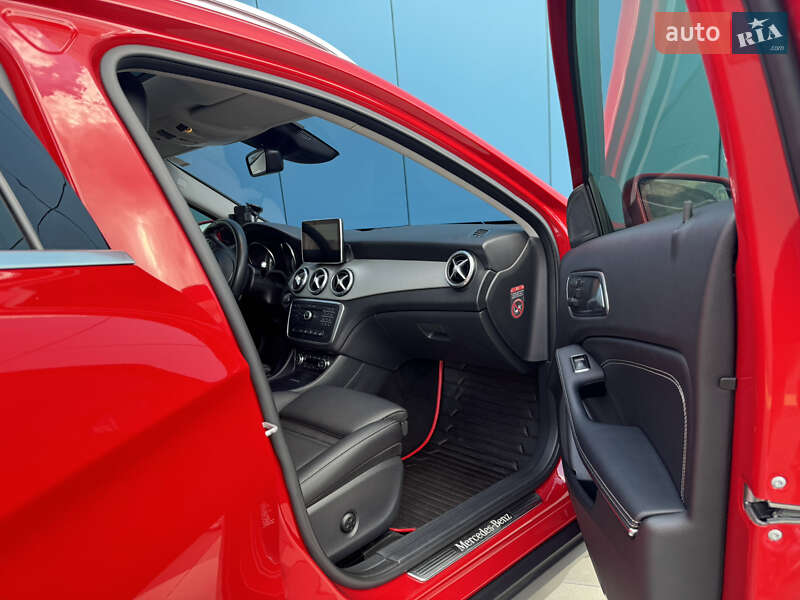 Внедорожник / Кроссовер Mercedes-Benz GLA-Class 2016 в Киеве