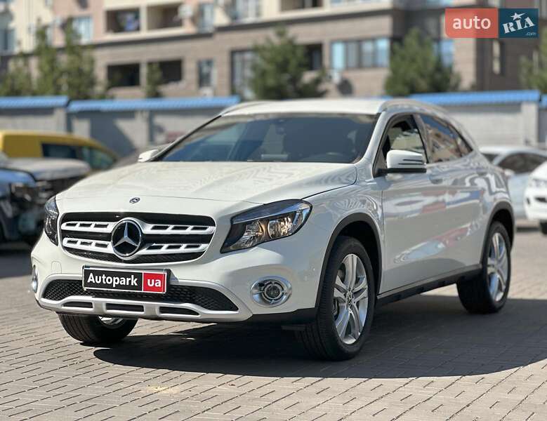 Внедорожник / Кроссовер Mercedes-Benz GLA-Class 2017 в 