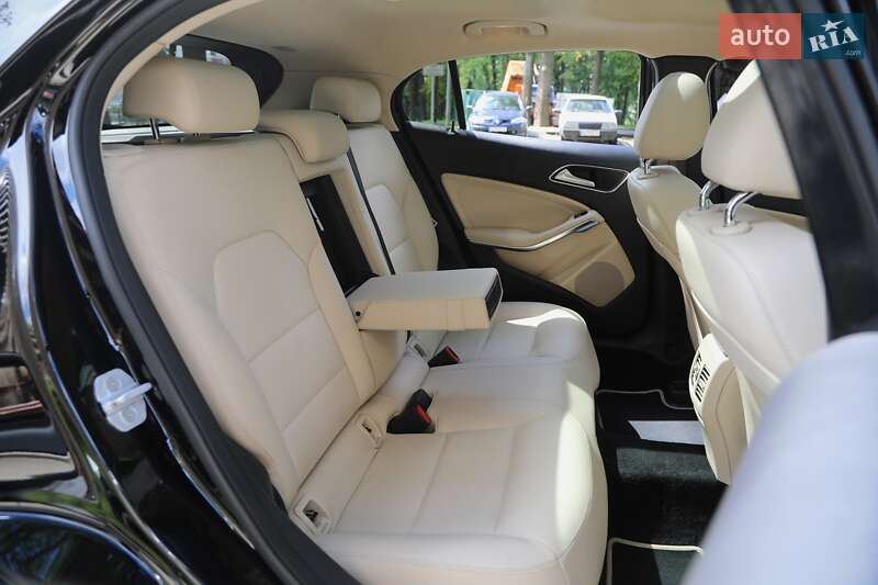 Внедорожник / Кроссовер Mercedes-Benz GLA-Class 2016 в Харькове