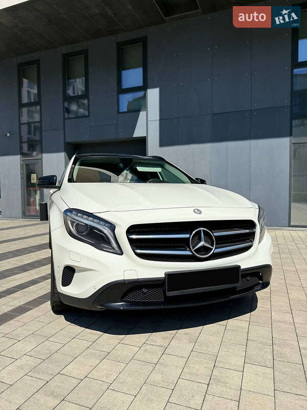 Mercedes-Benz GLA-Class 2015