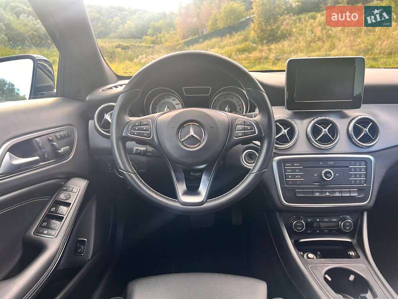 Внедорожник / Кроссовер Mercedes-Benz GLA-Class 2016 в Киеве фото 15 Внедорожник / Кроссовер Mercedes-Benz GLA-Class 2016 в Киеве