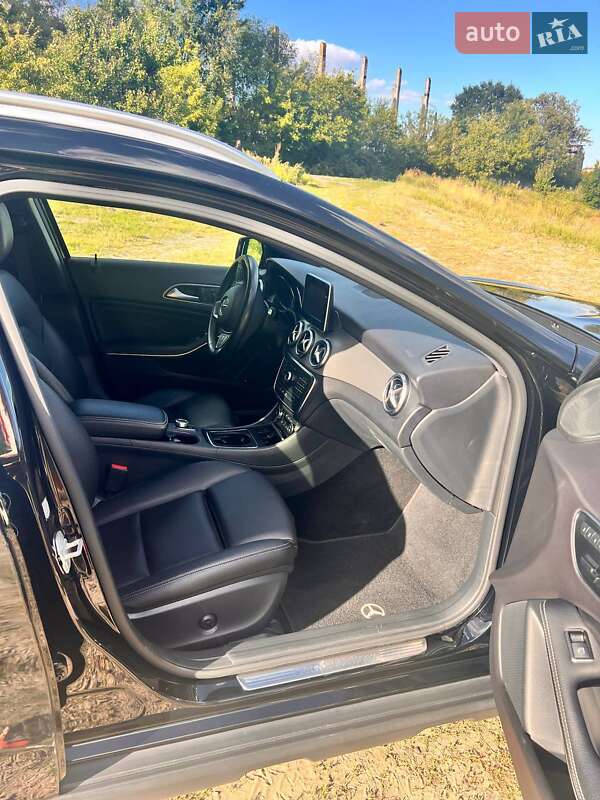 Внедорожник / Кроссовер Mercedes-Benz GLA-Class 2016 в Киеве фото 23 Внедорожник / Кроссовер Mercedes-Benz GLA-Class 2016 в Киеве