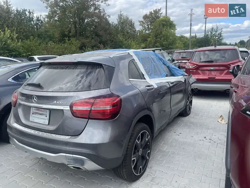 Mercedes-Benz GLA-Class