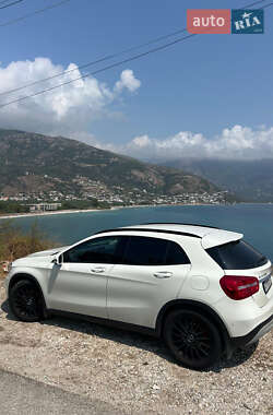 Внедорожник / Кроссовер Mercedes-Benz GLA-Class 2016 в 