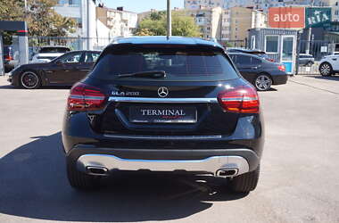 Внедорожник / Кроссовер Mercedes-Benz GLA-Class 2017 в 