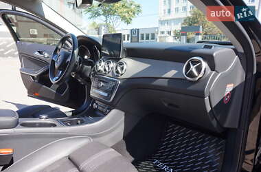 Внедорожник / Кроссовер Mercedes-Benz GLA-Class 2017 в 