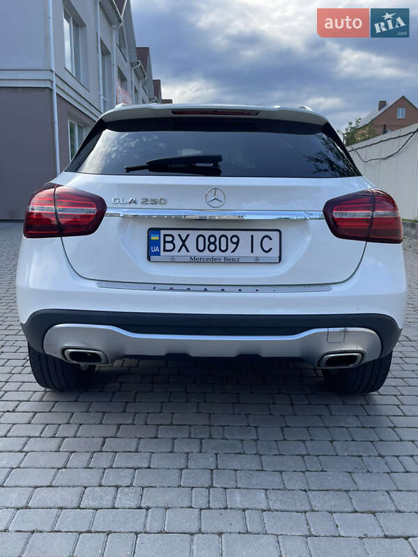 Внедорожник / Кроссовер Mercedes-Benz GLA-Class 2019 в Хмельницком