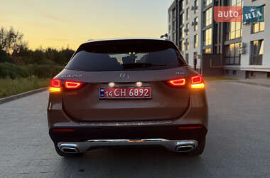 Внедорожник / Кроссовер Mercedes-Benz GLA-Class 2022 в 
