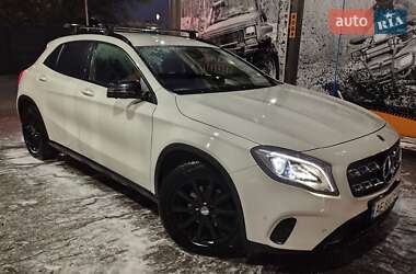 Внедорожник / Кроссовер Mercedes-Benz GLA-Class 2017 в Пятихатках