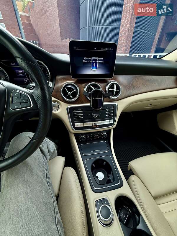 Позашляховик / Кросовер Mercedes-Benz GLA-Class 2018 в Дніпрі