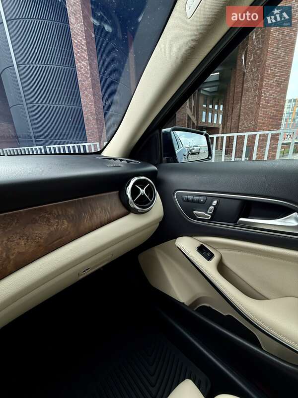 Позашляховик / Кросовер Mercedes-Benz GLA-Class 2018 в Дніпрі
