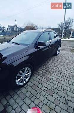 Внедорожник / Кроссовер Mercedes-Benz GLA-Class 2015 в 