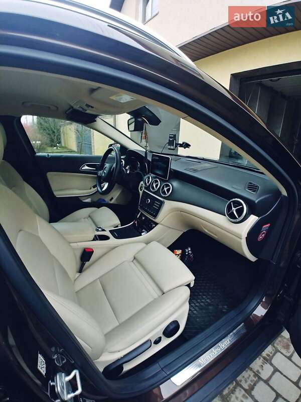 Внедорожник / Кроссовер Mercedes-Benz GLA-Class 2015 в Киеве