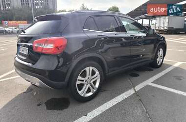 Позашляховик / Кросовер Mercedes-Benz GLA-Class 2015 в 