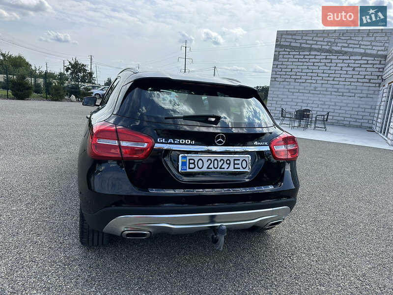 Внедорожник / Кроссовер Mercedes-Benz GLA-Class 2016 в Тернополе