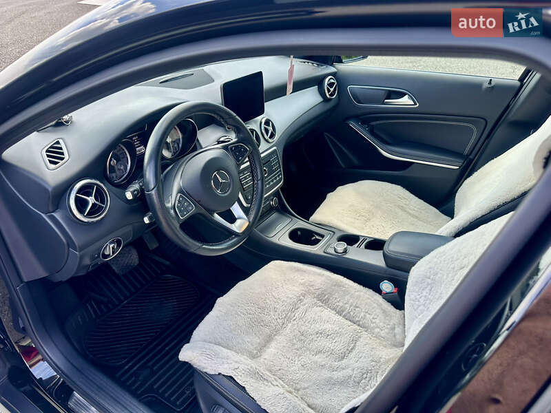 Внедорожник / Кроссовер Mercedes-Benz GLA-Class 2016 в Тернополе