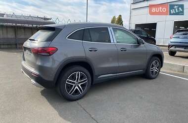Mercedes-Benz GLA-Class 2021