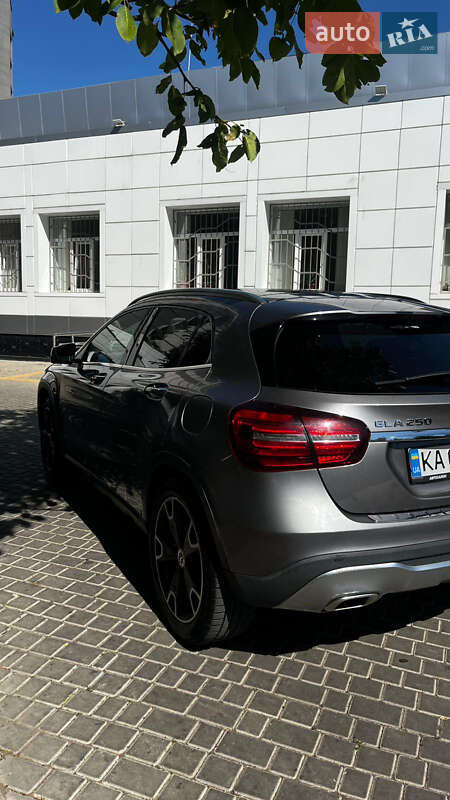 Позашляховик / Кросовер Mercedes-Benz GLA-Class 2018 в Одесі