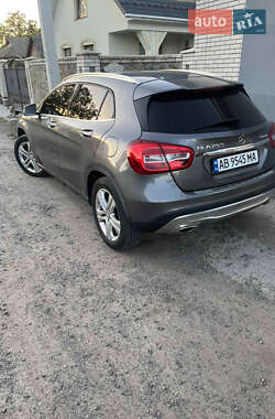 Позашляховик / Кросовер Mercedes-Benz GLA-Class 2015 в 