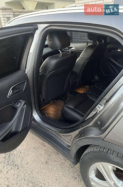 Позашляховик / Кросовер Mercedes-Benz GLA-Class 2015 в 